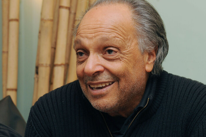 892398-bob